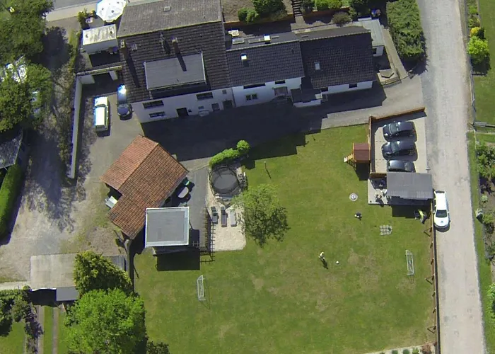 In Mit Terrasse Und Garten By Interhome * 施坦胡德